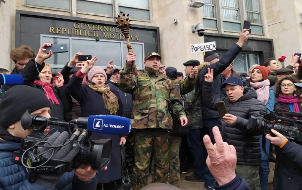 Пророссийский курс правительства вывел из себя ветеранов Приднестровья: начался штурм Кабмина