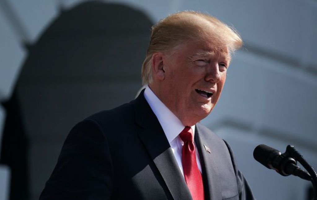 Пандемия заставит Трампа снизить налоги