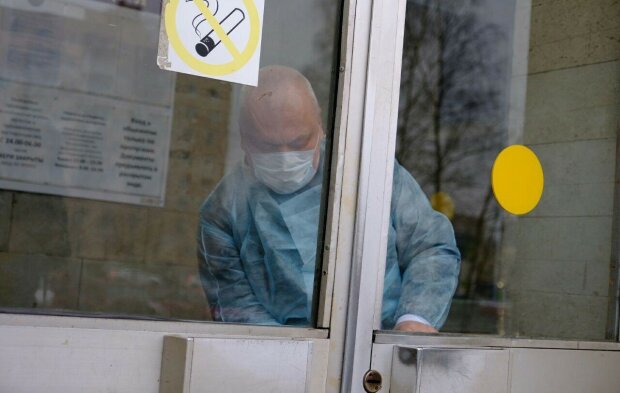 Украинцев будут наказывать за нарушение карантина: названы штрафы
