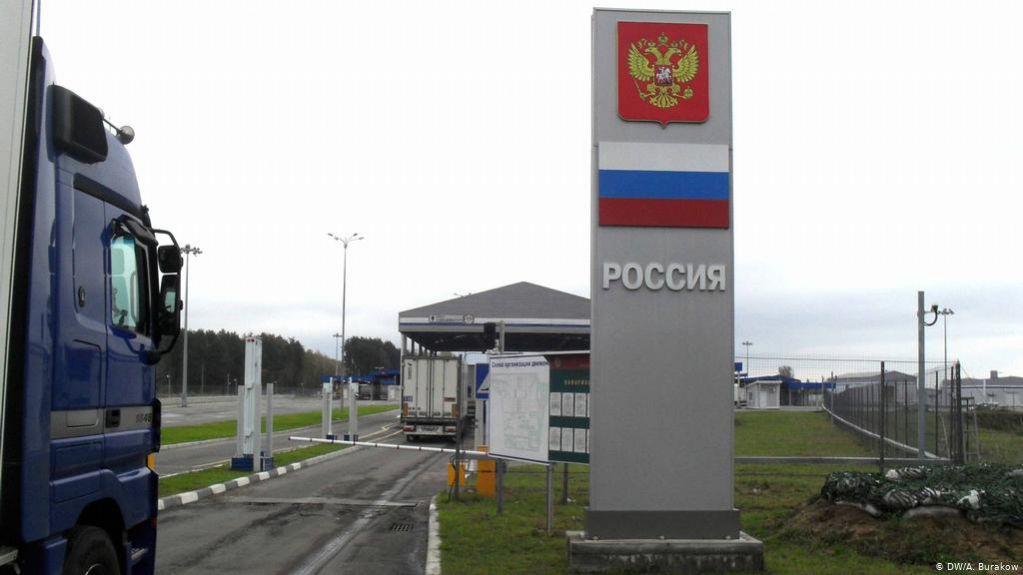 Коронавирус атакует: Россия закрывает свои границы