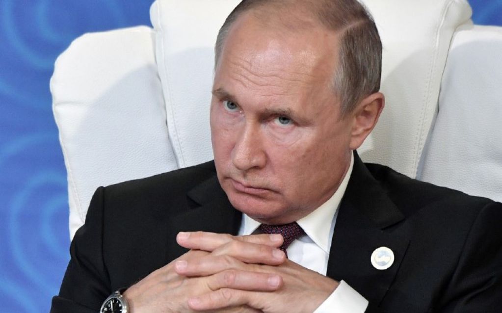 Путин примчался в лечебницу, где лечат больных коронавирусом. ВИДЕО