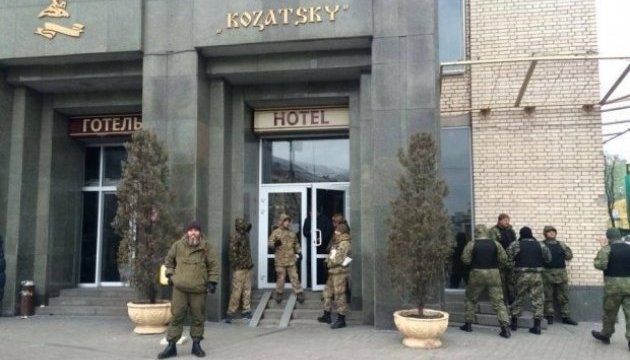 Полиция составила более 60 админпротоколов на сбежавших с отеля "Казацкий"