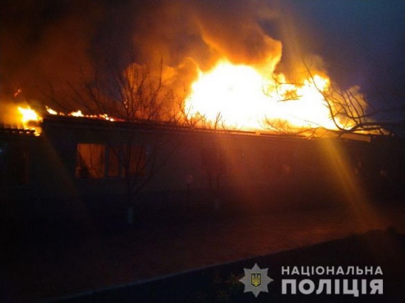 На Луганщине пожар уничтожил интернат для престарелых: более 30 человек эвакуированы