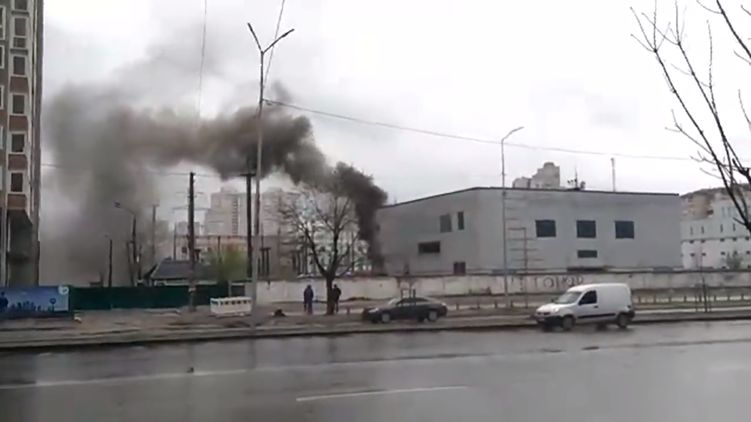 В Киеве на электростанции прогремел взрыв и вспыхнул пожар. ВИДЕО