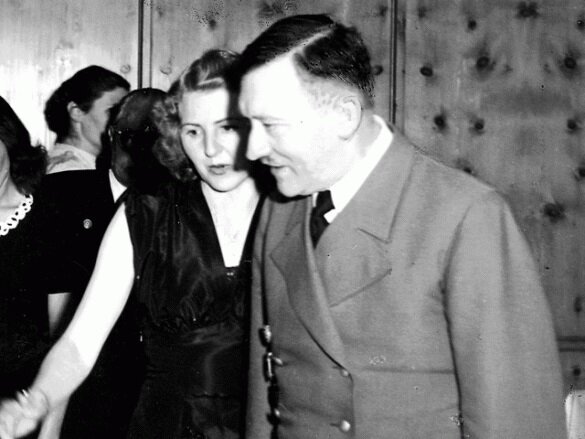 Историки извлекли неизвестные ранее скелеты из шкафа Евы Браун