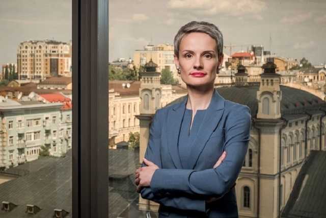 Глава Набсовета «Укрэксимбанка» Оляна Гордиенко получила зарплату полмиллиона, а 47 миллионов премии разделила между собой и приближенными