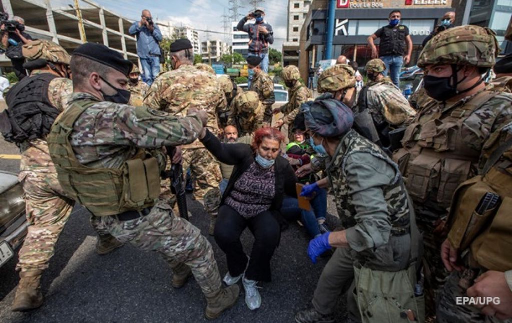 Армию натравили на протестующих против карантина: есть жертвы. ВИДЕО