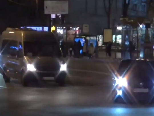 В Киеве видели кортеж из 40 авто: появилось ВИДЕО