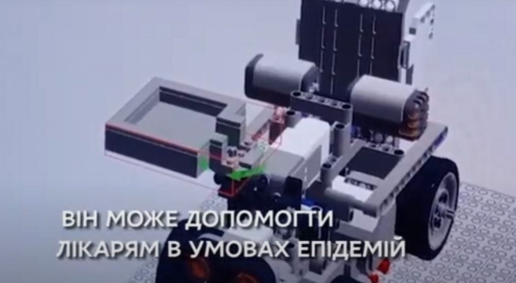 Школьница из Днепра придумала робота для помощи медикам, сражающимся с коронавирусом