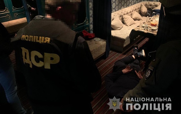 Нацполиция провела задержание рэкетиров в ресторане Киева
