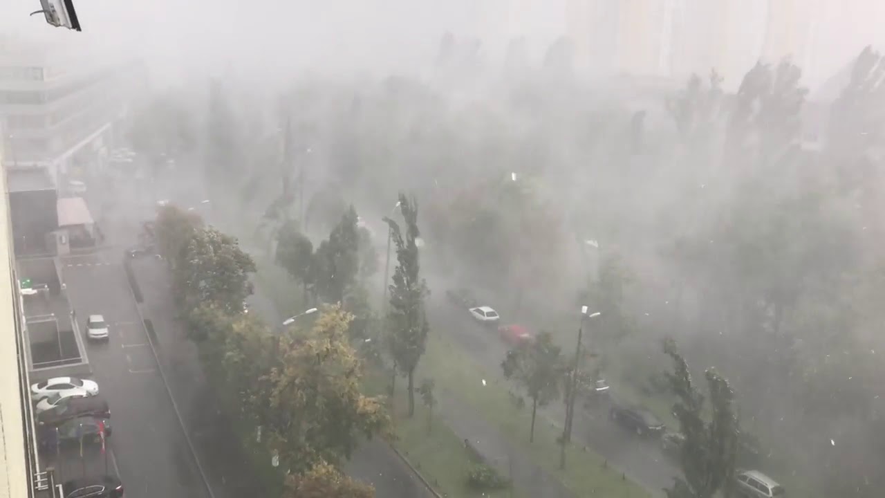 ГСЧС предупреждает: на Украину надвигается ураган