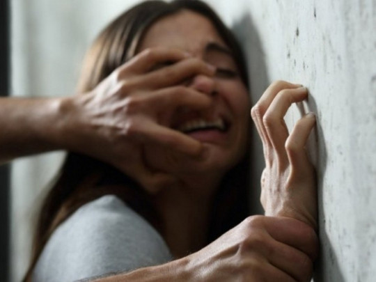На Прикарпатье изверг-отец насиловал малолетнюю дочь и довел ее до суицида