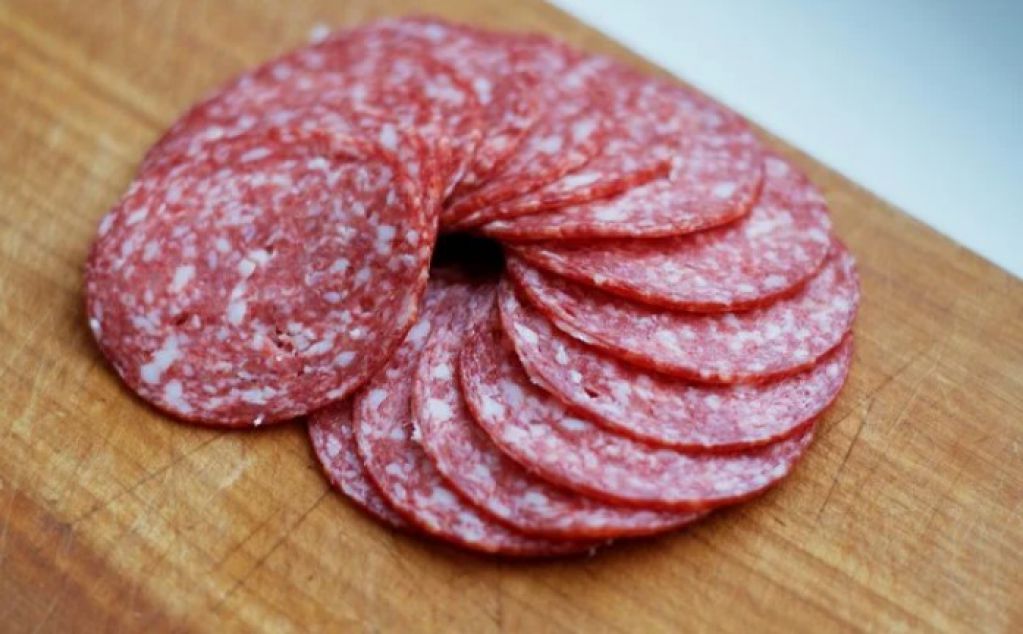 Как узнать, есть ли в колбасе мясо