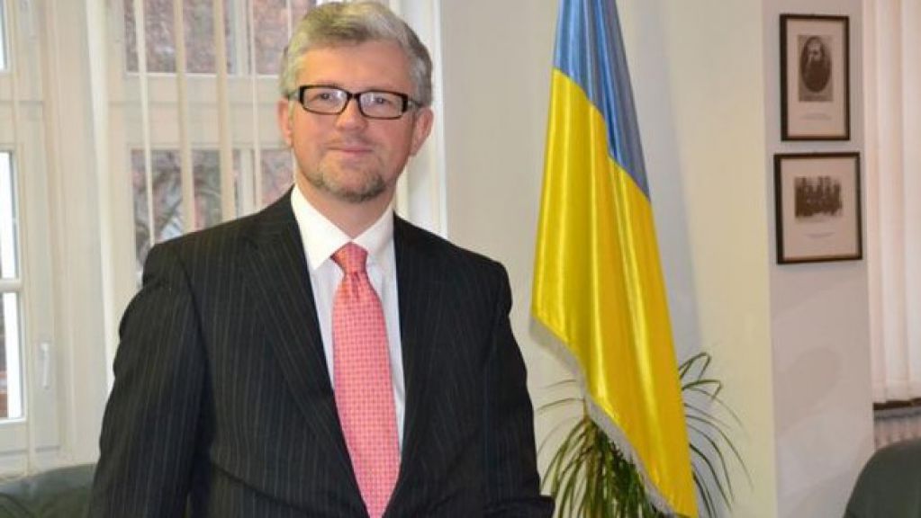 Герхард Шредер публично обозвал "карликом" украинского посла