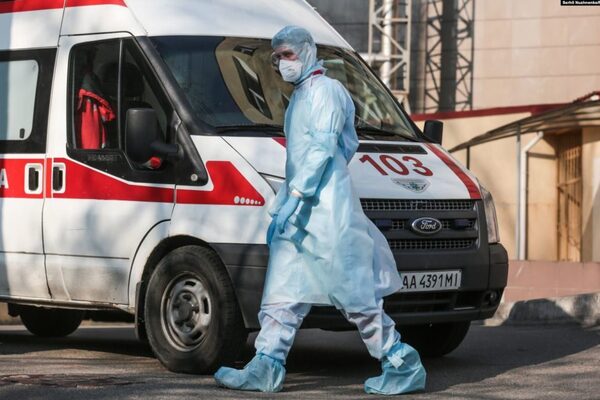 На Киевщине женщину с коронавирусом и онкологией выгнали из больницы, она скончалась