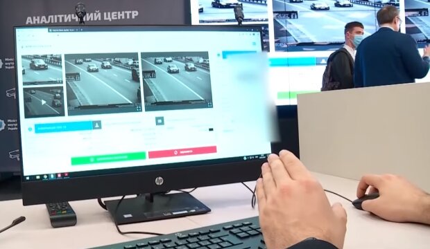 Геращенко назвал первый автомобиль пойманный за нарушение автоматической системой