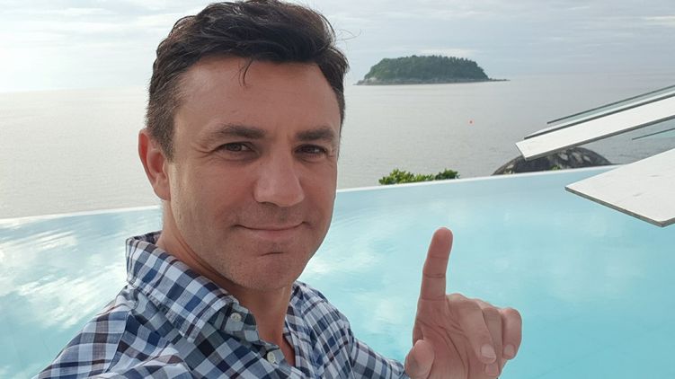Народный депутат Тищенко внес в декларацию... девять женских сумочек