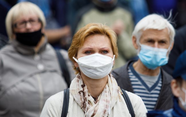 За прошедшие сутки в Украине заразились почти 500 человек