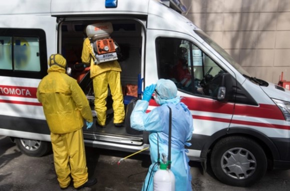 "Персонал еле живой": киевский медик бьет тревогу из-за переполненных больниц