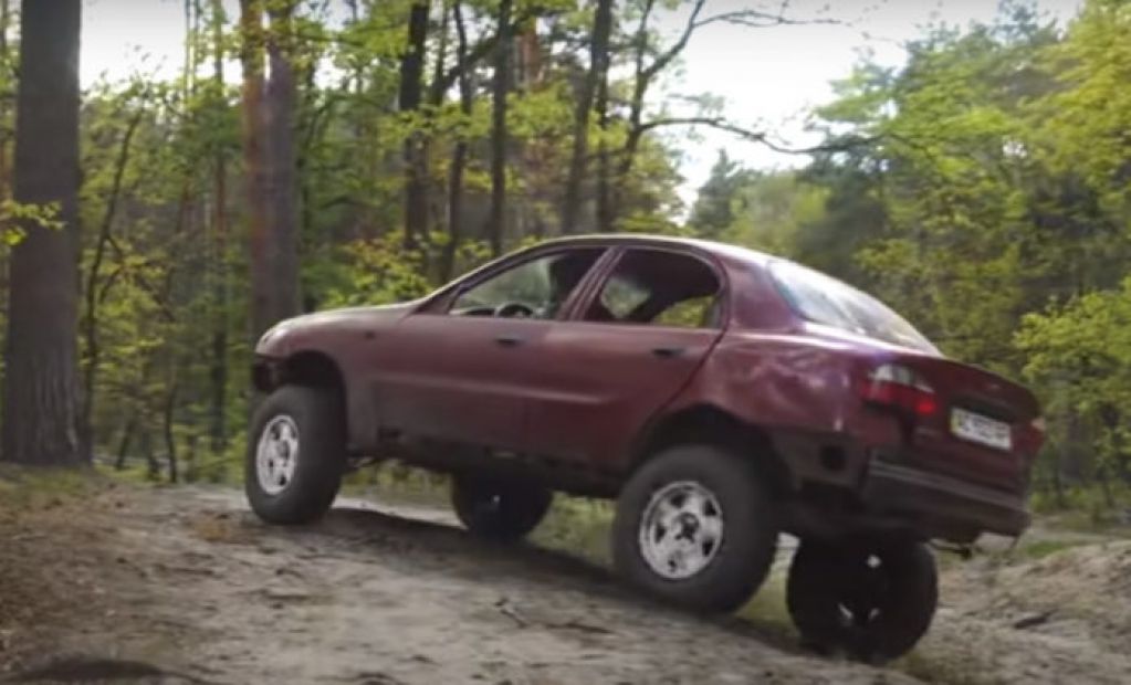 Украинские умельцы переделали во внедорожник Daewoo Lanos. ВИДЕО