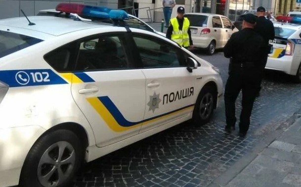 Сели в такси и пропали: во Львове загадочно исчезли две школьницы