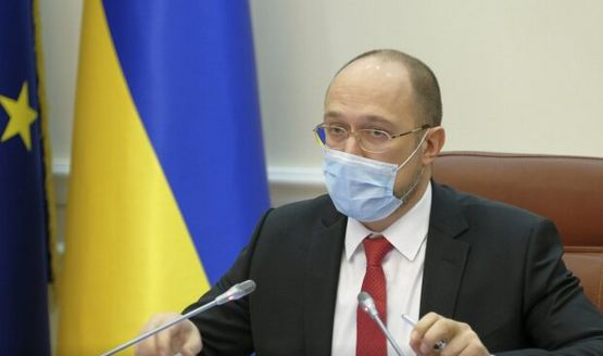 "Не откажемся, будем жить в карантине": Шмыгаль спрогнозировал судьбу Украины