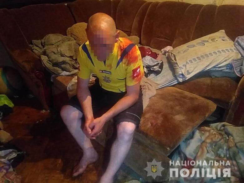 В Киеве мужчина во время пьянки избил до полусмерти 6-летнего крестника