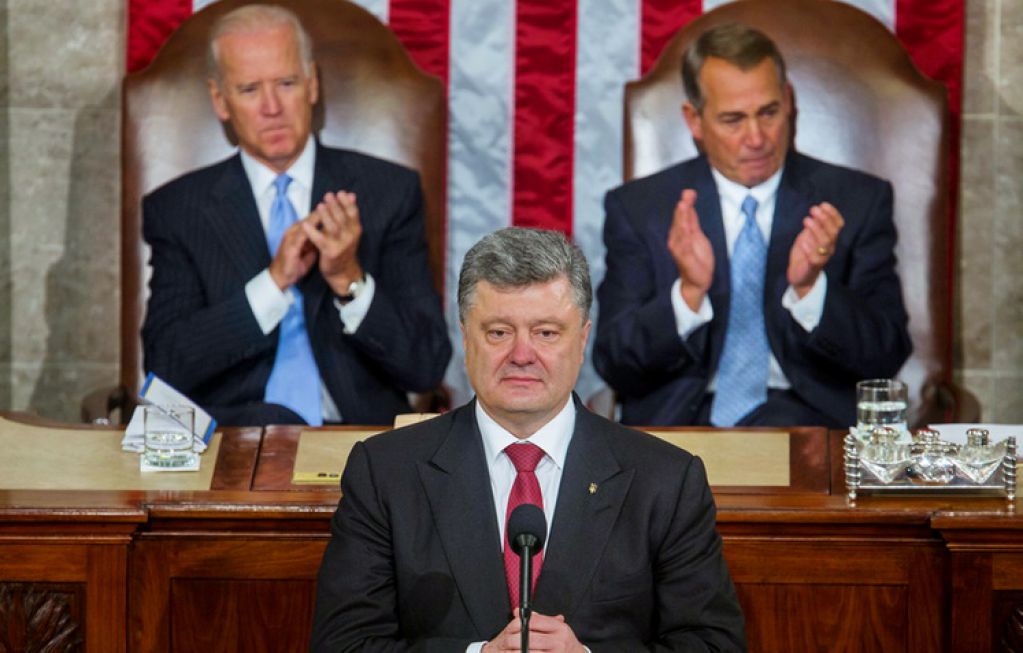 Кто ж его посадит?!  Порошенко как памятник международной коррупции