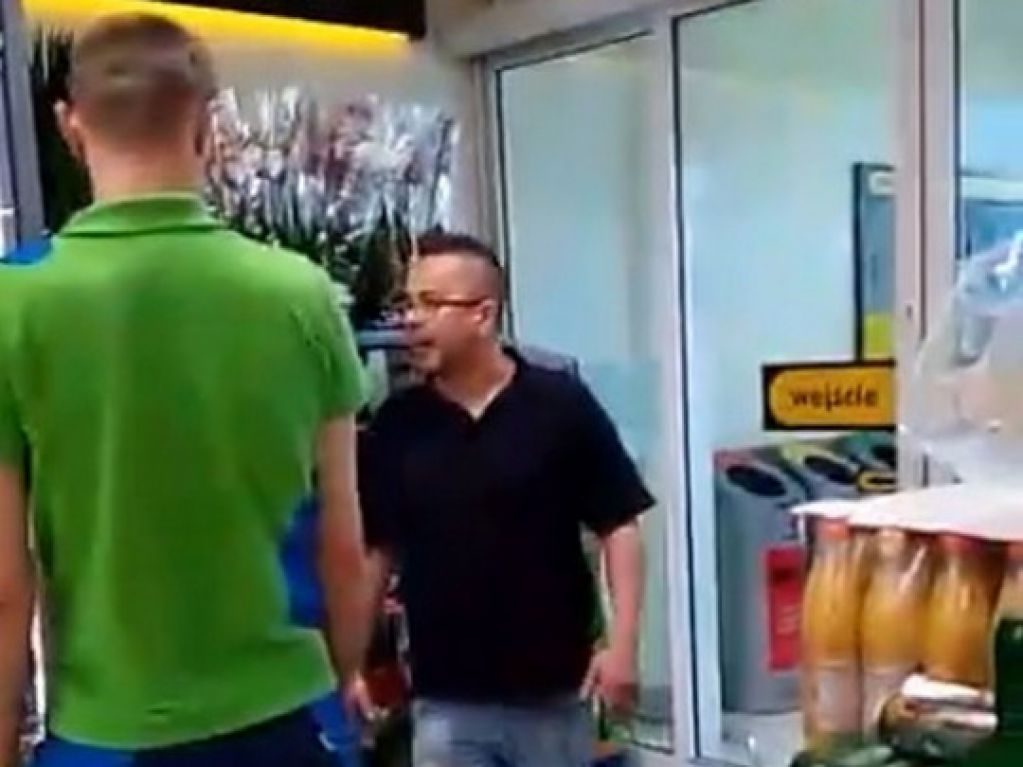 В Польше заробитчанина обматерили из-за маски. ВИДЕО