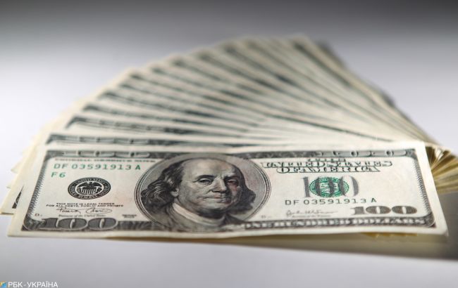 В Нацбанке собираются снизить официальный курс доллара 