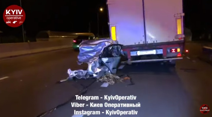 Авто разорвало на части. Жуткое ДТП под Киевом устроил высокопоставленный правоохранитель. ВИДЕО