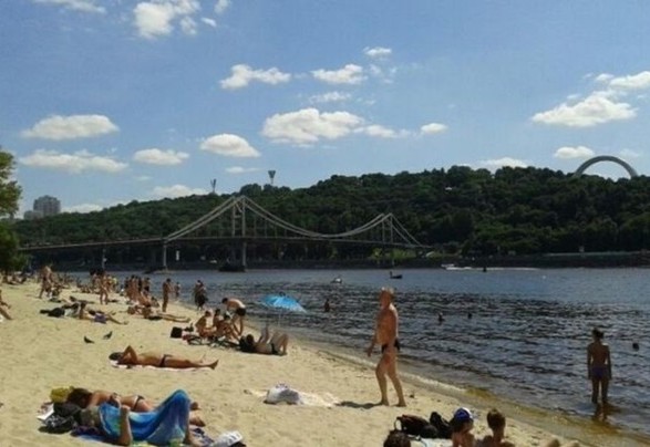Киевские пляжи оказались опасными для здоровья: что обнаружила санслужба