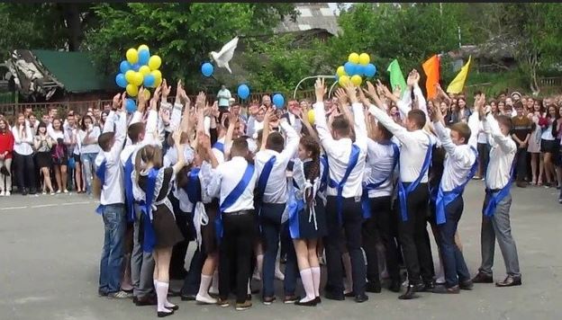 Киевские выпускники оскандалились ВИДЕО о "крымских татарах": последовали публичные извинения 