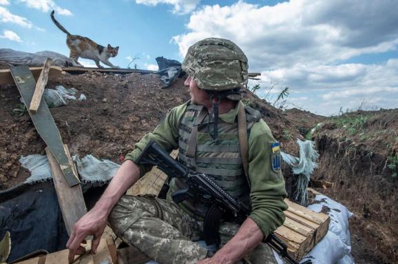 За сутки наемники РФ 8 раз обстреляли украинские позиции на Донбассе