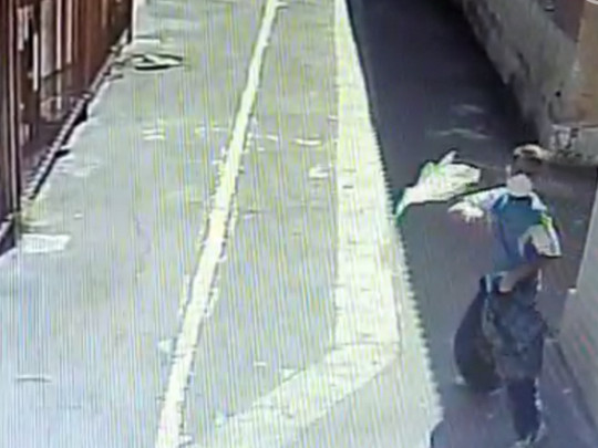 В Мариуполе мужчина с топором ворвался в синагогу: ЧП попало на ВИДЕО