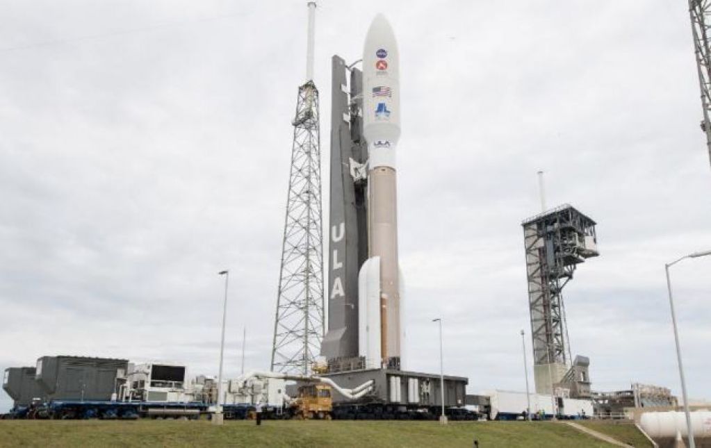 NASA успешно отправила к Марсу ракету с планетоходом