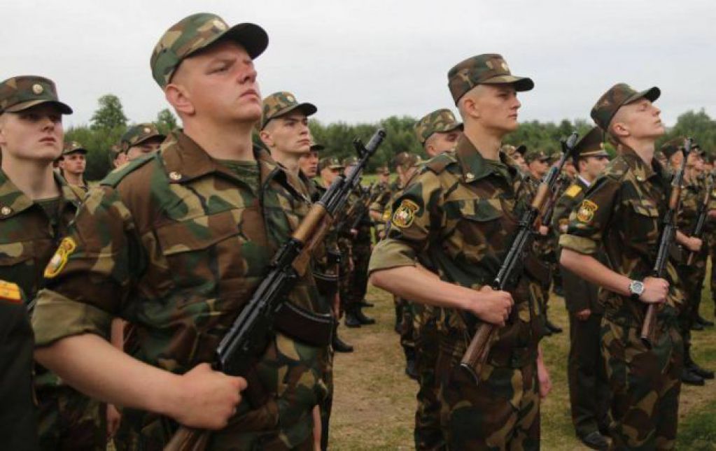 Беларусь объявила о военных сборах на границе с РФ