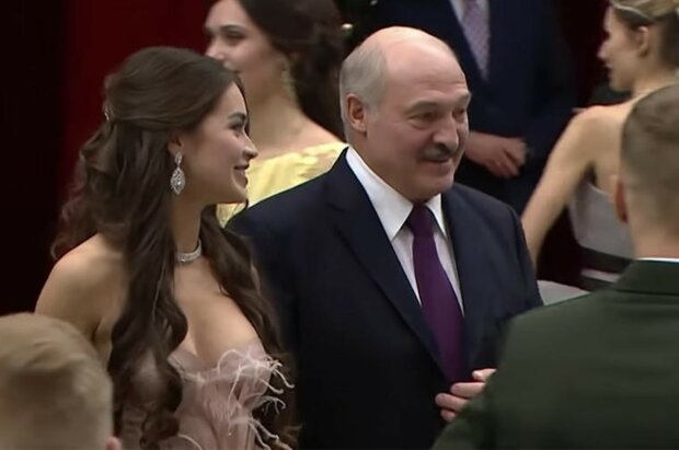 Роман Лукашенко с "Мисс Беларусь" оброс новыми подробностями