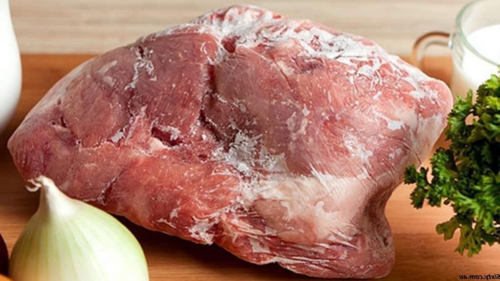 Как разморозить рыбу и мясо за 7 минут: полезный лайфхак