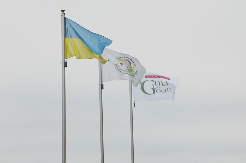 До Дня Незалежності України дипломатичний корпус, світові спортсмени та бізнес еліта зіграли в гольф- турнірі Diplomatic Golf for Good