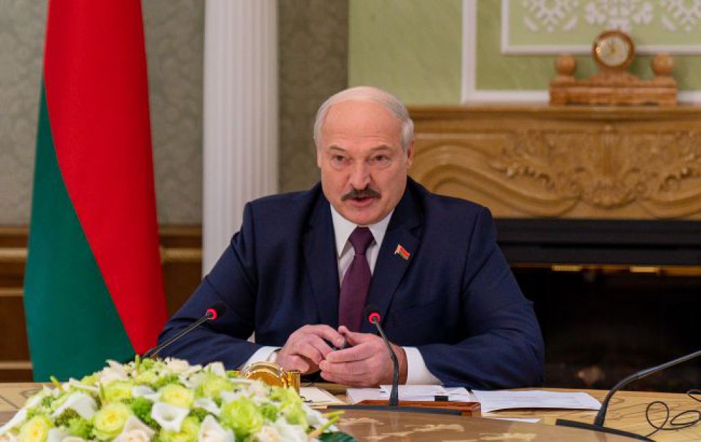 Лукашенко окончательно прогнулся перед Путиным