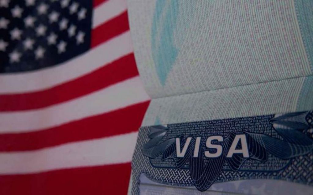 США отзывают визы у 1 тыс. китайских студентов и аспирантов