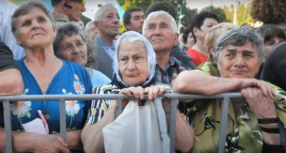 Вместо «золотых гор» – копейки: украинских пенсионеров опять обманули