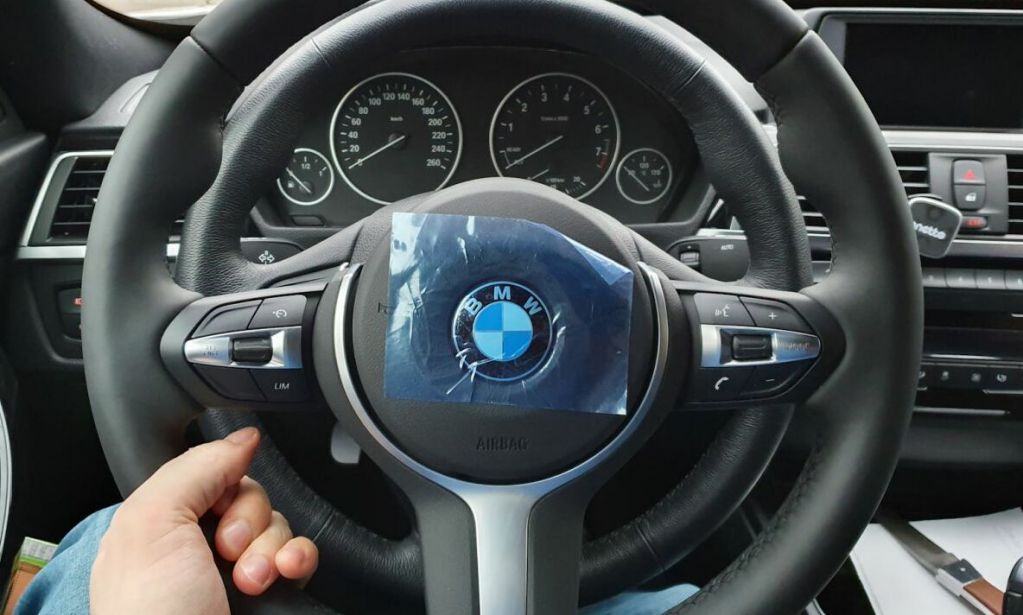 Почему не стоит на обычный автомобиль устанавливать спортивный руль