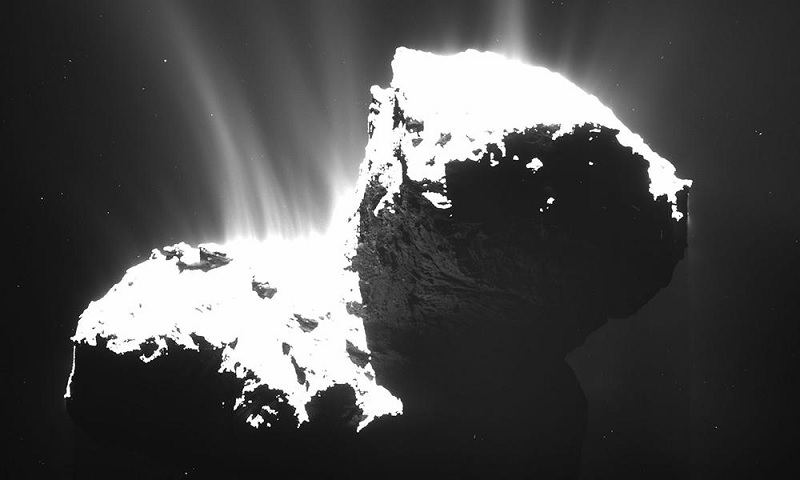 Вокруг кометы "Чурюмова - Герасименко" заметили странное сияние. ВИДЕО