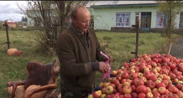 "Привыкайте к евростандартам": на Львовщине фермер испытывает украинцев на честность