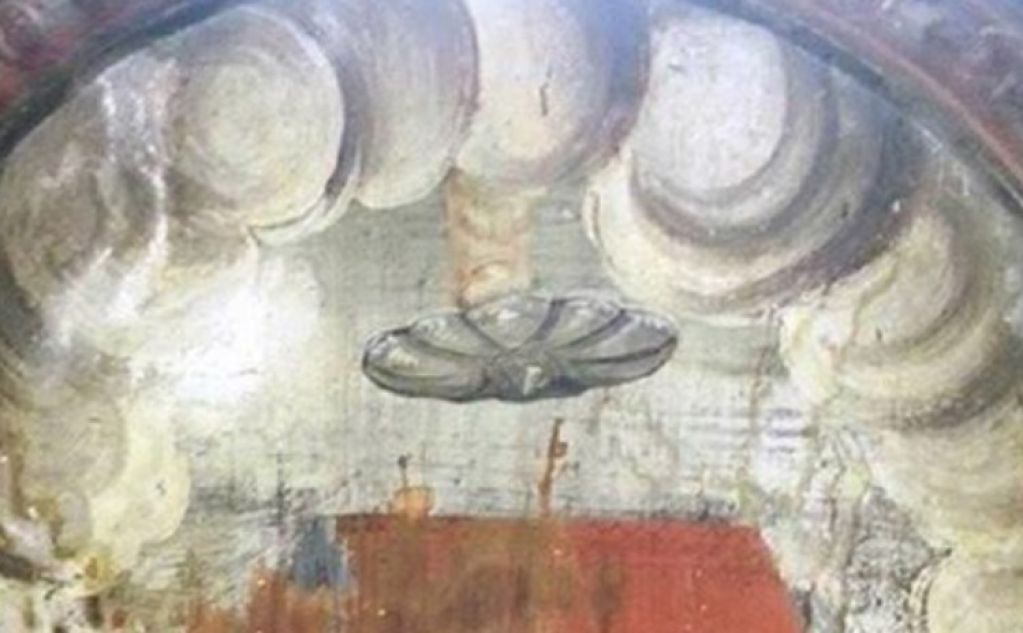 Найдена старинная фреска, на которой над церковью завис НЛО