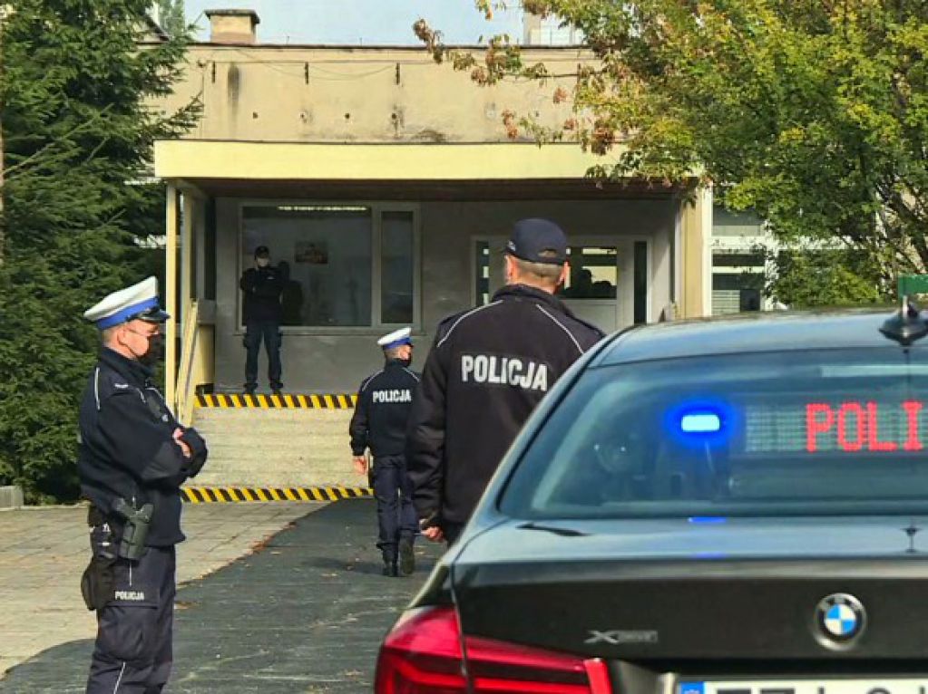 Ужас в школе: 17-летняя ученица зверски расправилась с одноклассницами