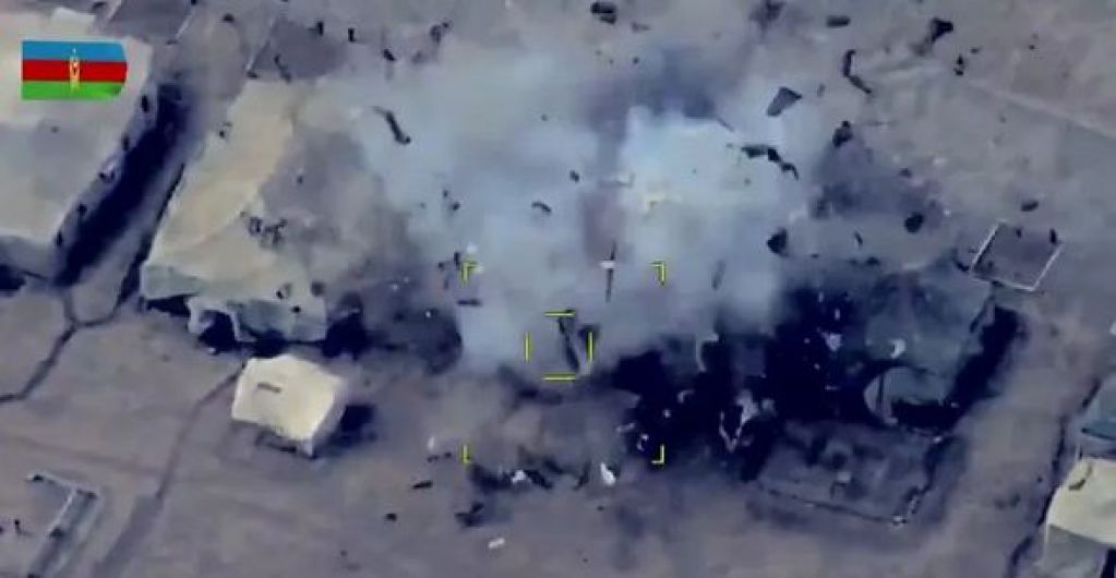 Азербайджан и Армения показали ВИДЕО с взаимными ударами