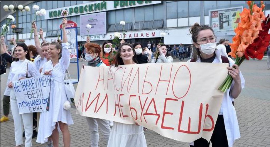 В Минске впервые после выборов протестующие не вышли на женский марш